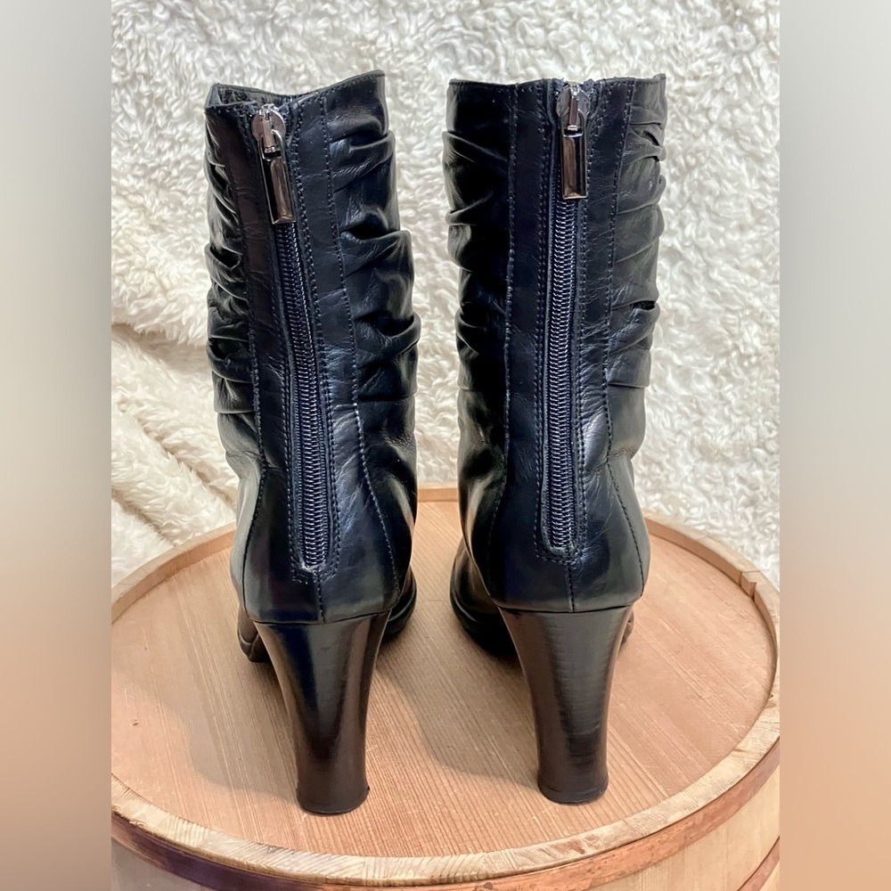 EUC Aquatalia Black Leather Zipper Ankle Block Heel Ruched Boots Size 7.5-8 - Picture 5 of 13